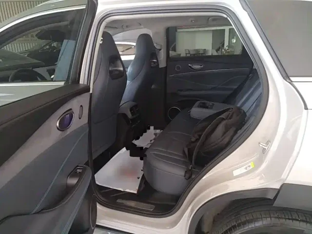 BYD Hai Shi 07 DM-i — Фото автомобиля 16