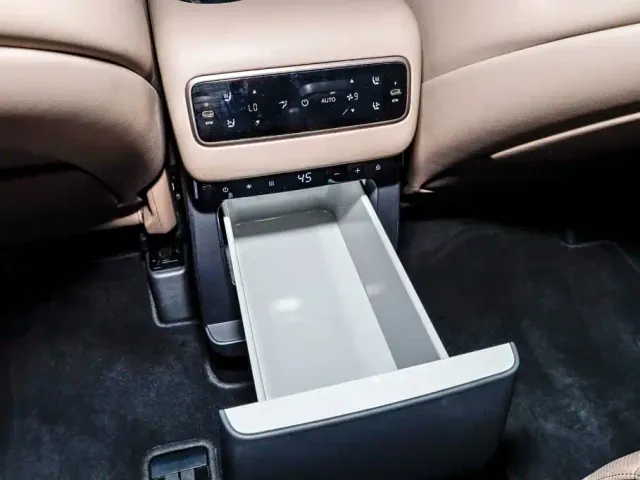 Li Auto MEGA — Фото автомобиля 28