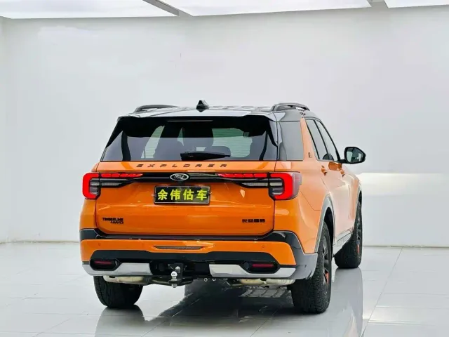 Ford Explorer — Фото автомобиля 7