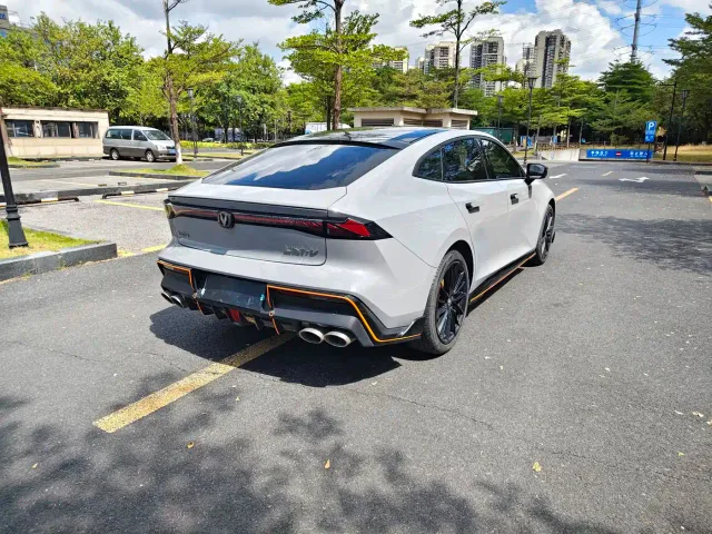 Changan UNI-V — Фото автомобиля 16