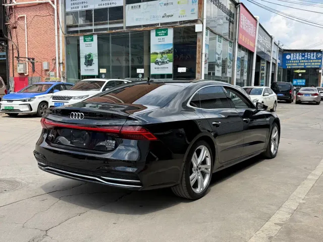 Audi A7L — Фото автомобиля 13