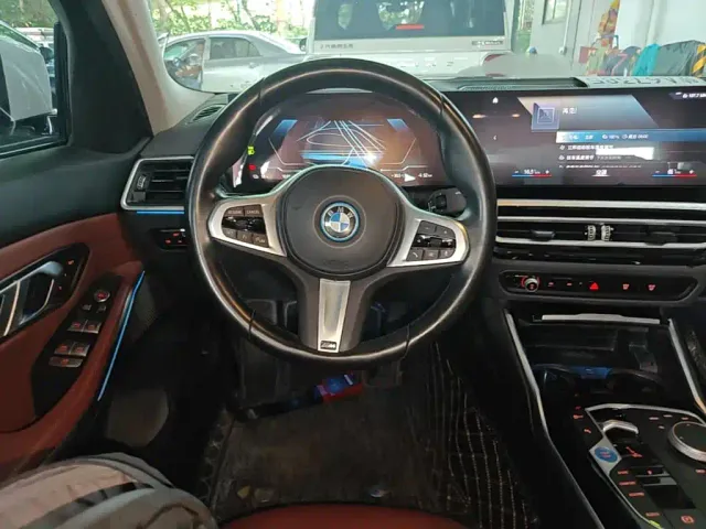BMW i3 — Фото автомобиля 10