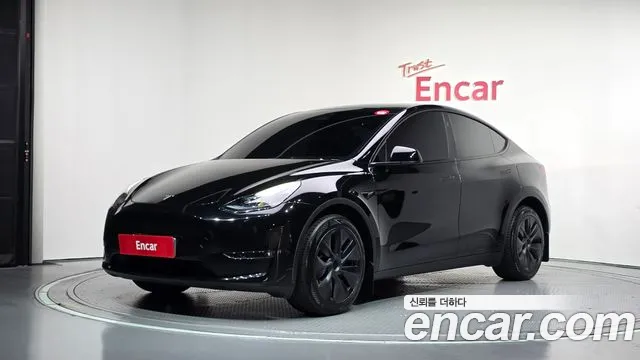 Фотография автомобиля — Tesla Model Y