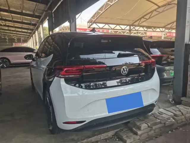 Volkswagen ID.3 — Фото автомобиля 7