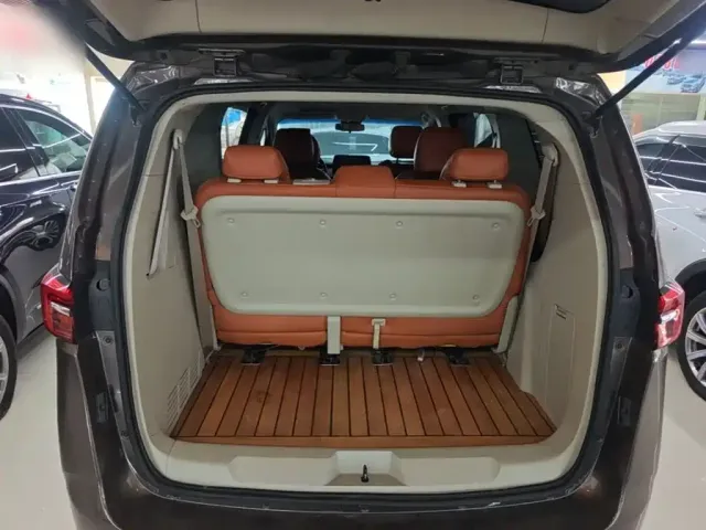 Buick Buick GL8 2023 Model Land Business Class Comfort — Фото автомобиля 14
