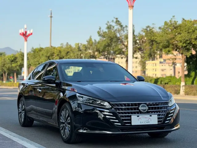 Nissan Teana — Фото автомобиля 3