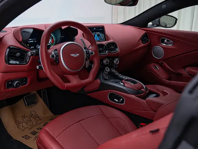 Aston Martin V8 Vantage — Фото автомобиля 17