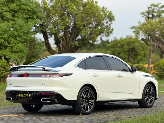 Changan Eado — Фото автомобиля 12