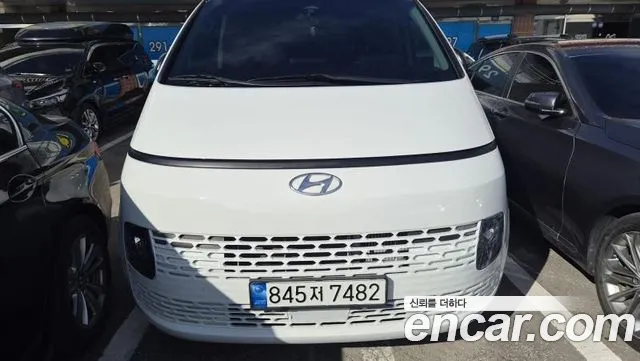 Фотография автомобиля — Hyundai Staria