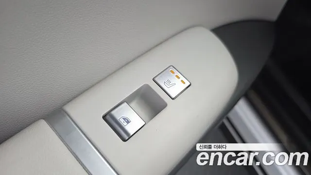 Hyundai Grandeur Grandeur (GN7) 2.5 Бензин 2WD — Фото автомобиля 24
