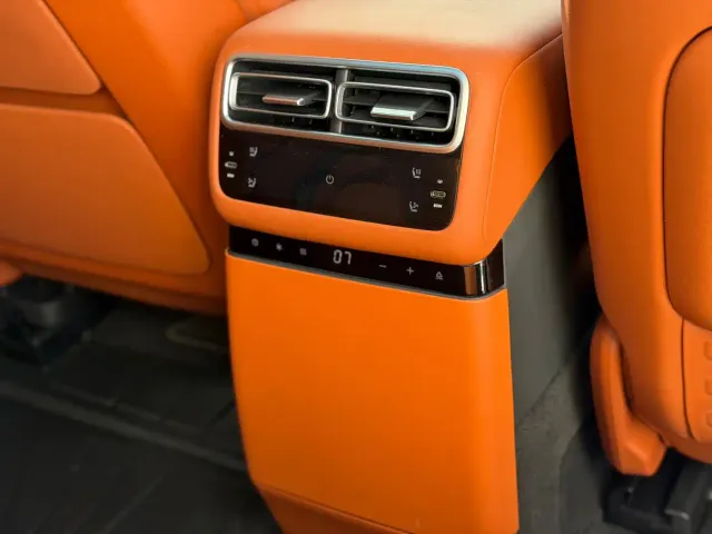 Li Auto L7 — Фото автомобиля 21