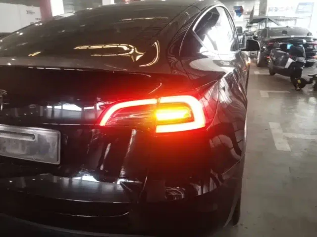 Tesla Model Y — Фото автомобиля 7