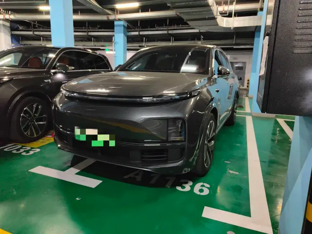 Фотография автомобиля — Li Auto L8