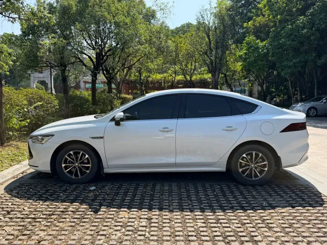 BYD Qin PLUS — Фото автомобиля 13