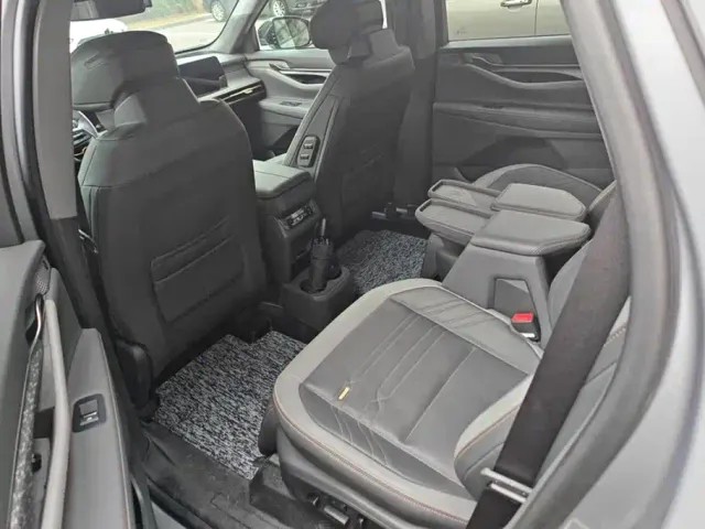Ford Edge — Фото автомобиля 11