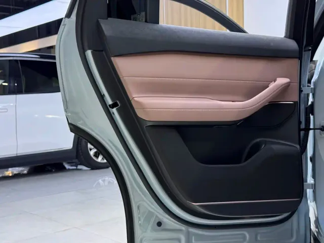 Nio EC6 — Фото автомобиля 20