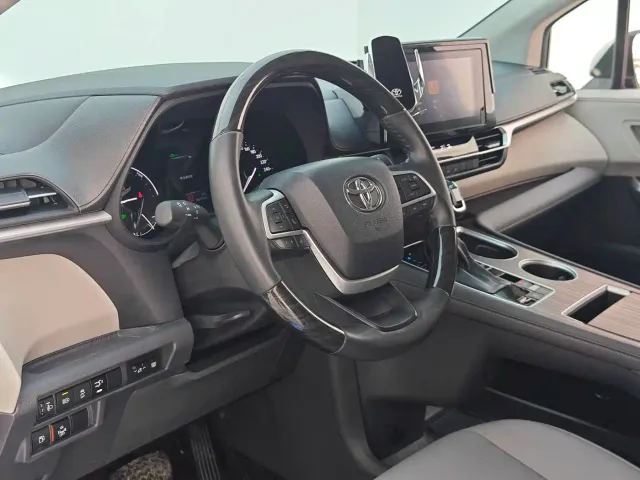 Toyota Granvia — Фото автомобиля 28