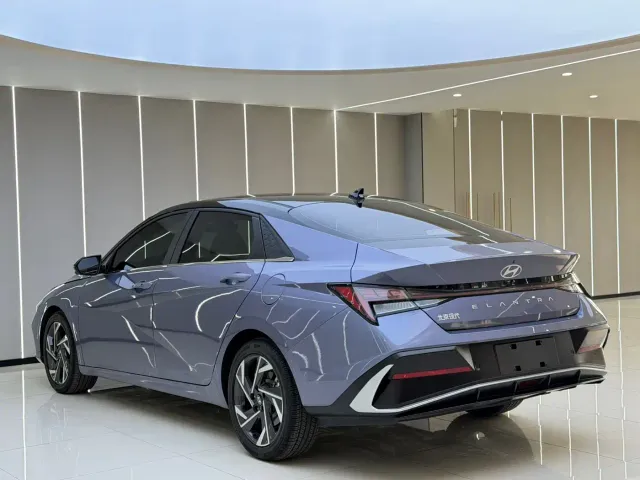 Hyundai Elantra — Фото автомобиля 21
