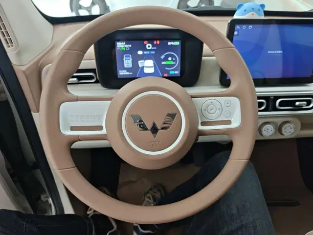Wuling Hongguang Mini EV — Фото автомобиля 10