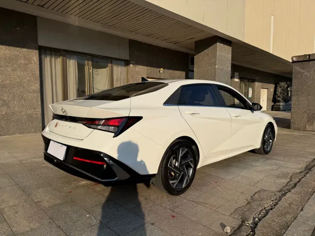 Hyundai Elantra — Фото автомобиля 8
