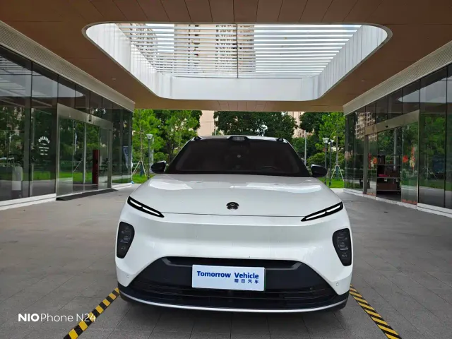 Nio ES8 — Фото автомобиля 8