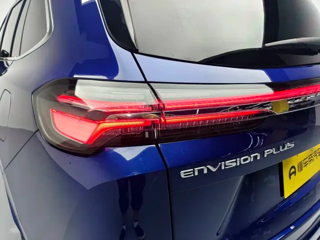 Buick Envision Plus — Фото автомобиля 3