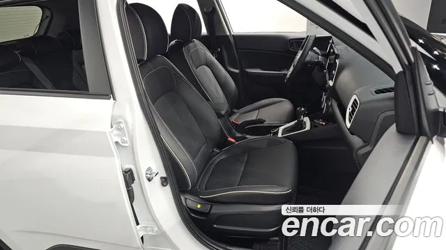 Hyundai Venue — Фото автомобиля 16