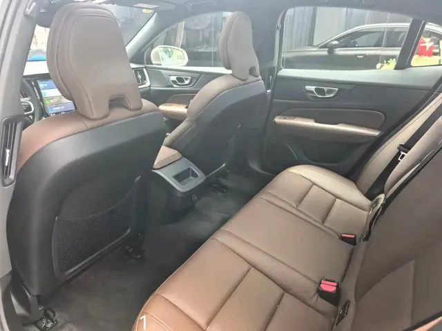 Volvo S60 — Фото автомобиля 7