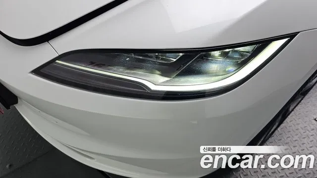 Tesla Model 3 — Фото автомобиля 21