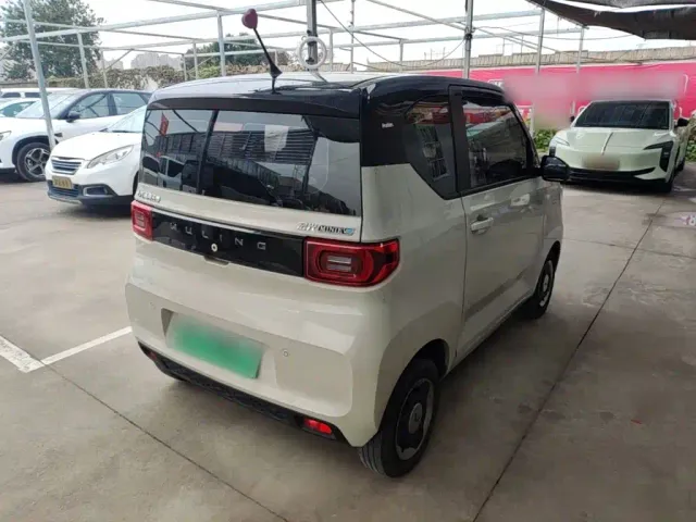 Wuling Hongguang Mini EV — Фото автомобиля 6