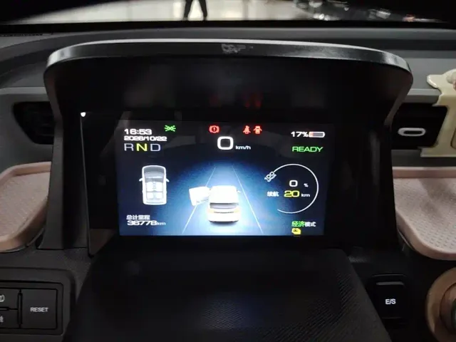 Wuling Hongguang Mini EV — Фото автомобиля 11