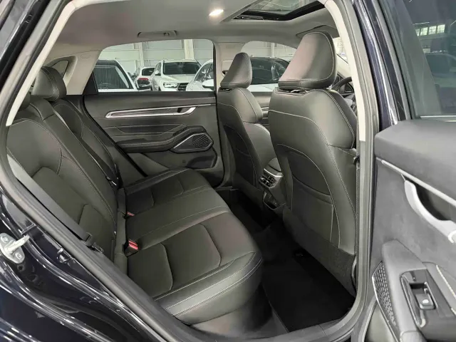Geely Emgrand — Фото автомобиля 16