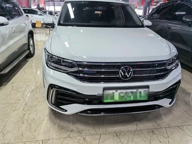 Volkswagen Tiguan L PHEV — Фото автомобиля 2