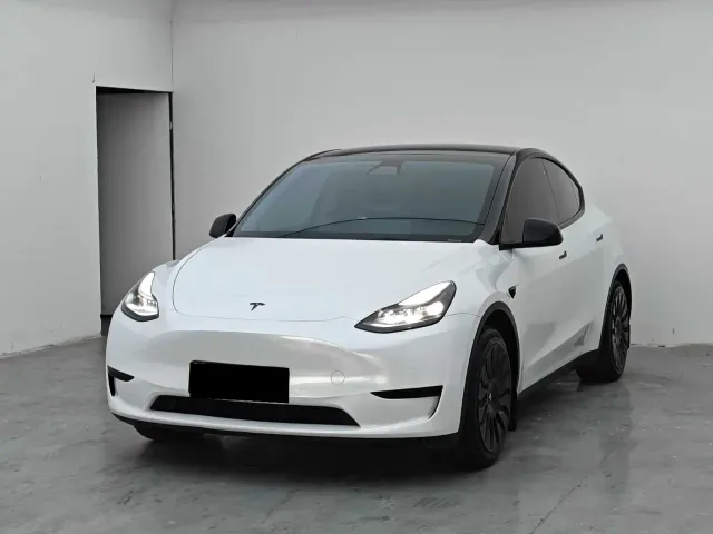 Фотография автомобиля — Tesla Model Y