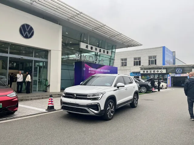 Volkswagen Tharu — Фото автомобиля 18