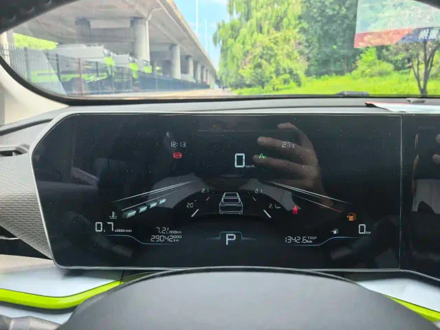 Geely Binyue — Фото автомобиля 13