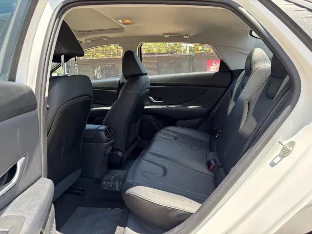 Hyundai Elantra — Фото автомобиля 9