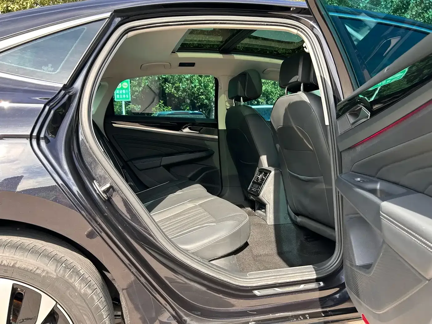 Volkswagen Passat 2022 330TSI Starlight Luxury Edition — Фото автомобиля 5