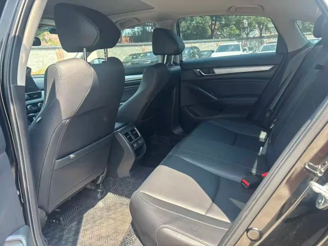 Honda Accord — Фото автомобиля 9