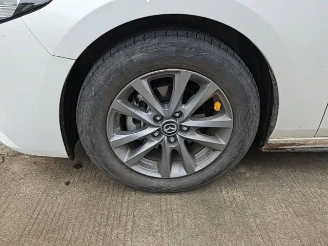 Mazda Axela — Фото автомобиля 22