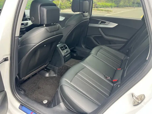 Audi A4L — Фото автомобиля 12