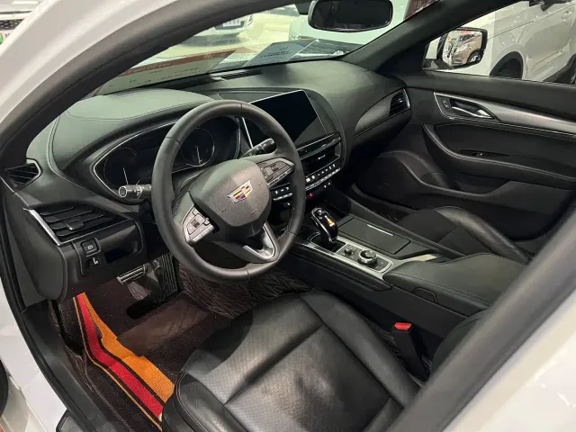 Cadillac CT5 — Фото автомобиля 4