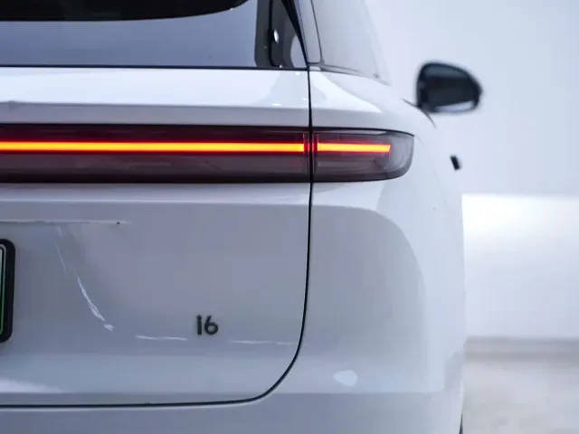 Li Auto i6 — Фото автомобиля 12
