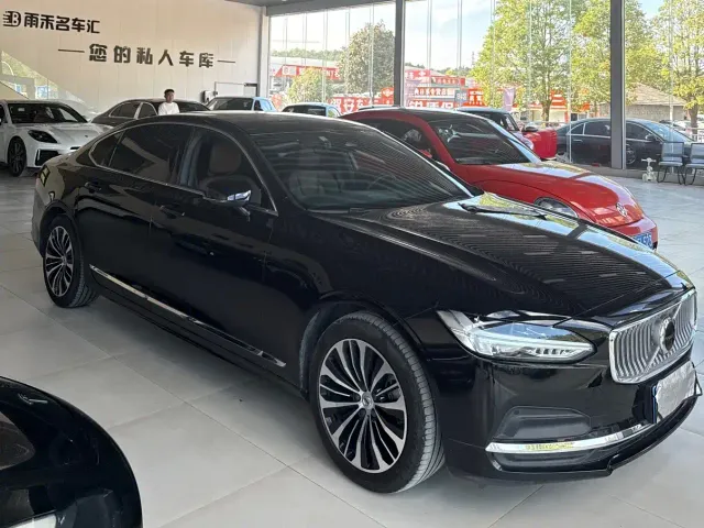Фотография автомобиля — Volvo S90