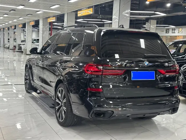 BMW X7 — Фото автомобиля 9