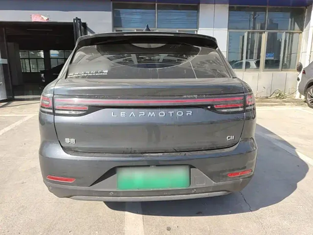 Leapmotor C11 — Фото автомобиля 5