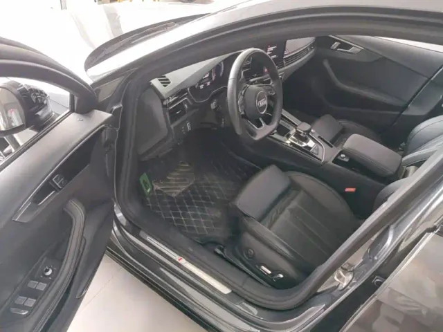 Audi A4L — Фото автомобиля 15