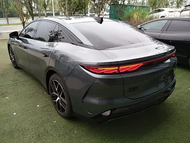 BYD Han L — Фото автомобиля 4