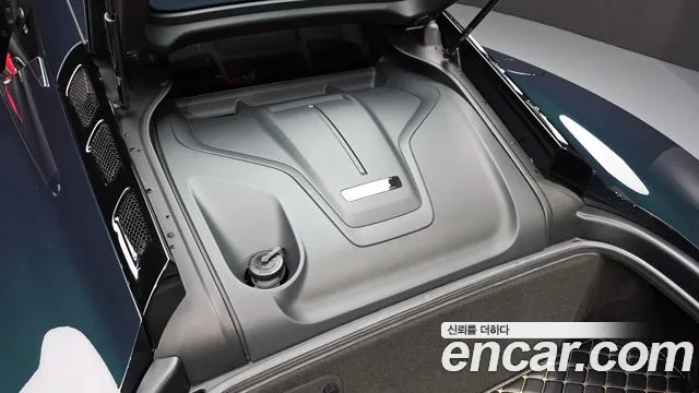 Lotus Emira — Фото автомобиля 6