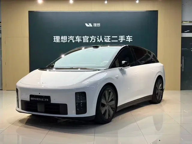 Фотография автомобиля — Li Auto i6
